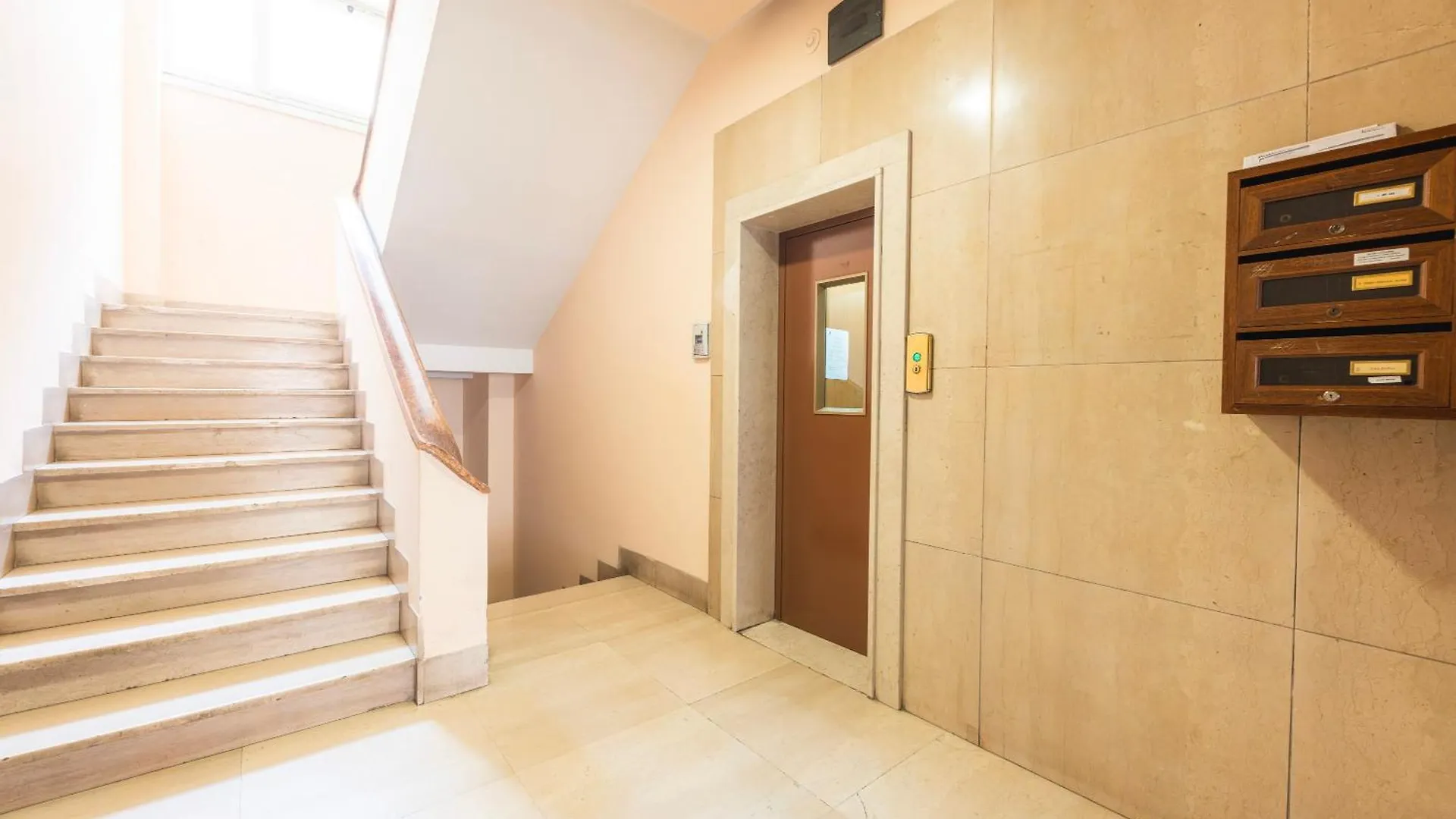 Vivilo Collection - Magna Grecia 29 View Apartment Rome